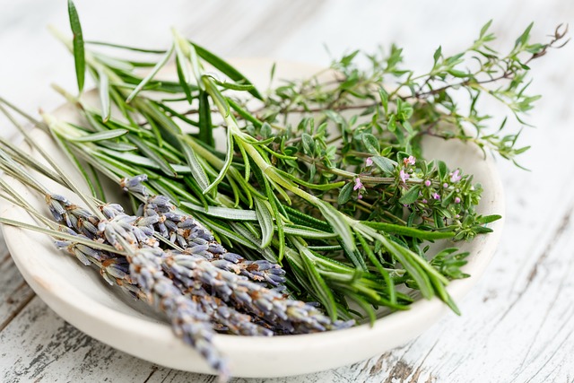 herbs-2523119_640 Lavendel, Rosmarin und Thymian - 3 wichtige inländische Kräuter für die TCM